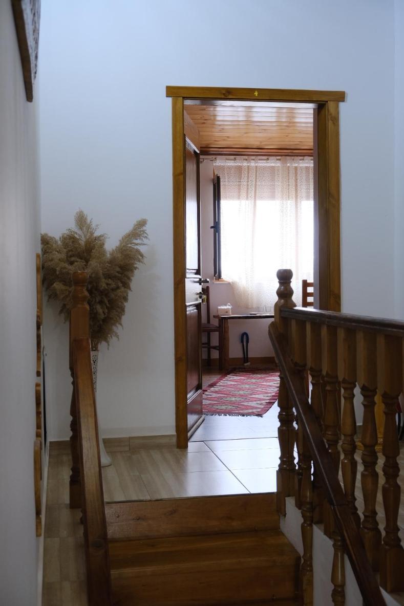 As E Vogel, As E Madhe Hotel Erseke ภายนอก รูปภาพ